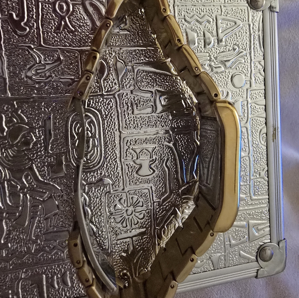 Gold Rectangular Watch with Patterned Band - Picture 5 of 6